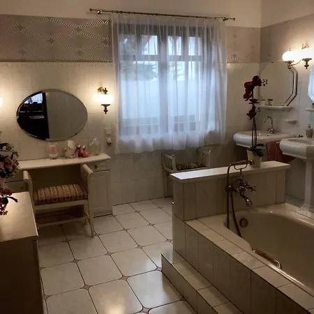فيلة Mercedes Garden بودابست