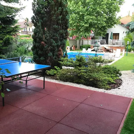 Mercedes Garden بودابست